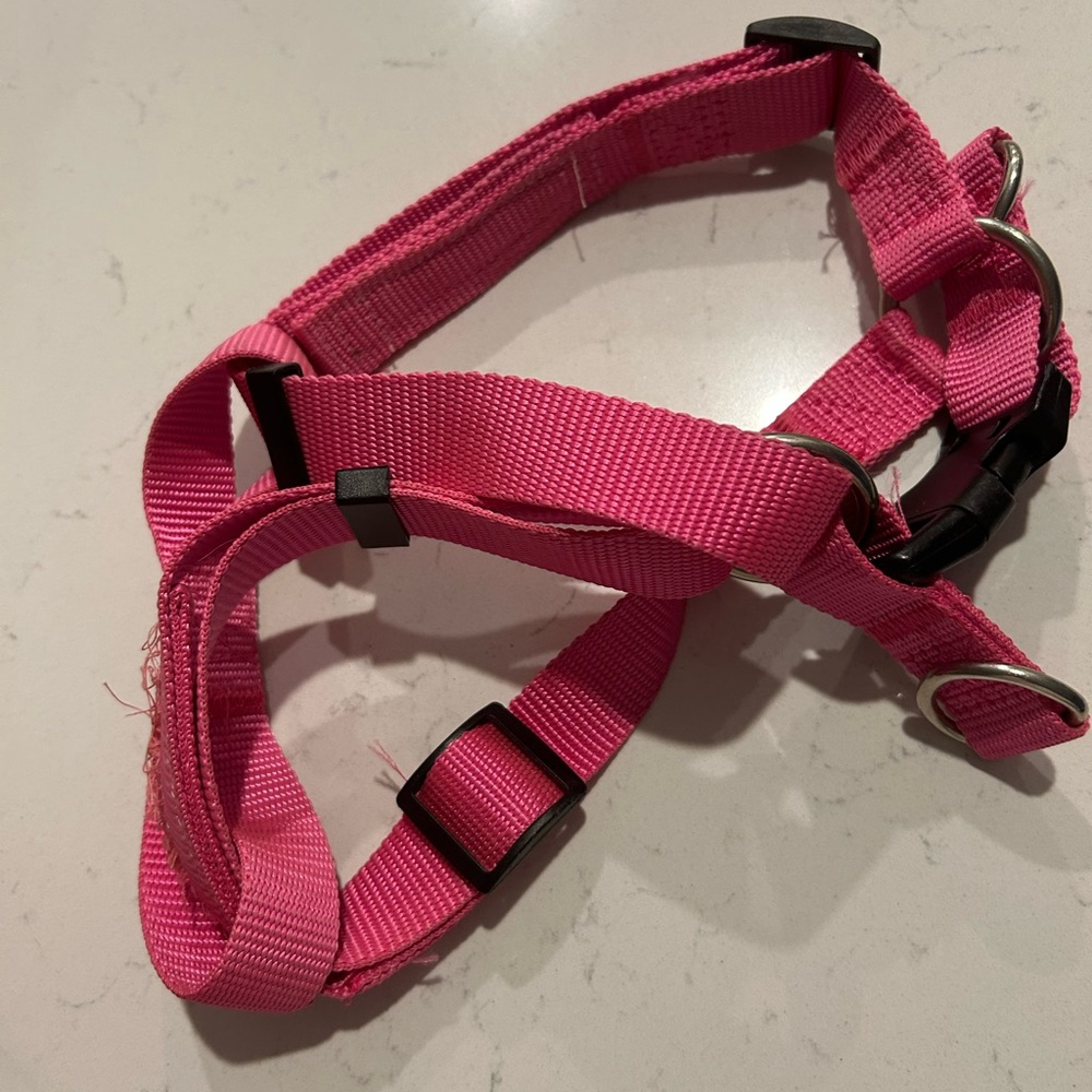 2easy walk Dog harnesses one Pink Dog Harness, one black